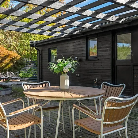 3 Bedroom Amazing In Prázdninový dům Vejby
