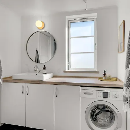 3 Bedroom Amazing In Prázdninový dům Vejby